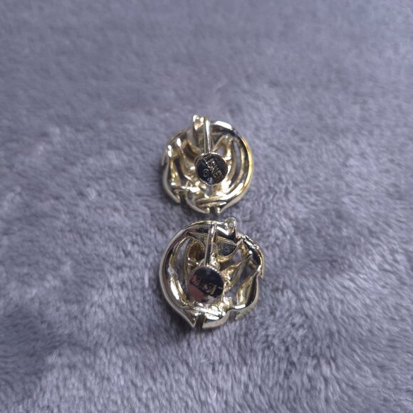 Vintage Lisner Faux Pearl Rhinestone Leaf Design Screw-back Earrings Gold Tone - Picture 2 of 4